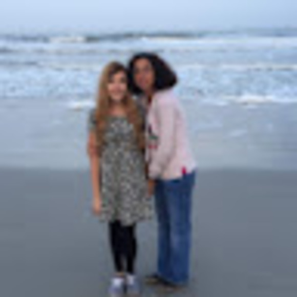 Meet your Posher, Sara m. - Picture 1 of 1